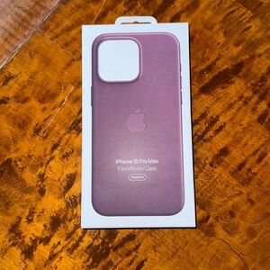 iPhone 15 pro max fine woven case